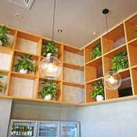 Raised Planter & Green-Wall in Club Foyer poplet image 2