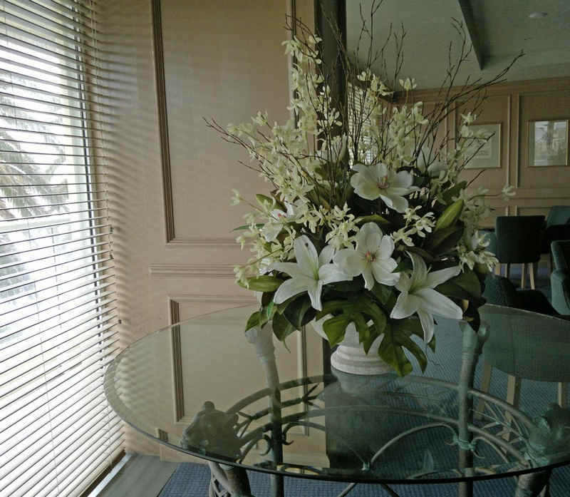 Large Apartment Foyer with large spectacular plants to match... image 11