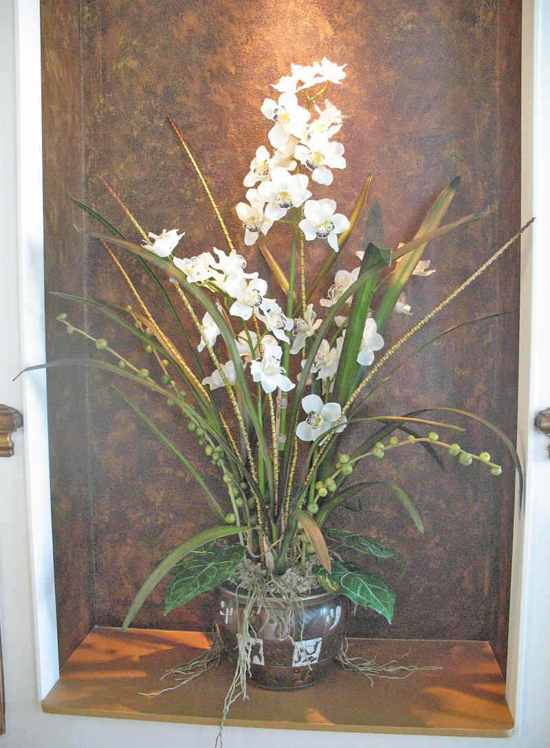 floral_cym_orchid__gld_pot.jpg