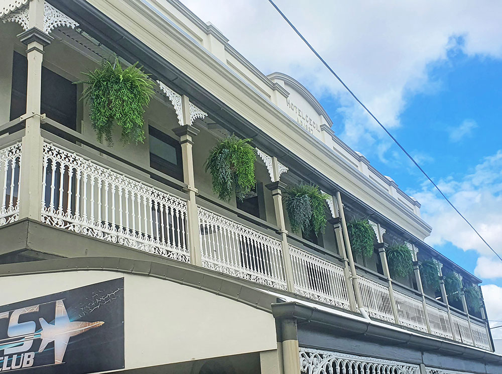 outdoor balcony baskets for heritage hotel 