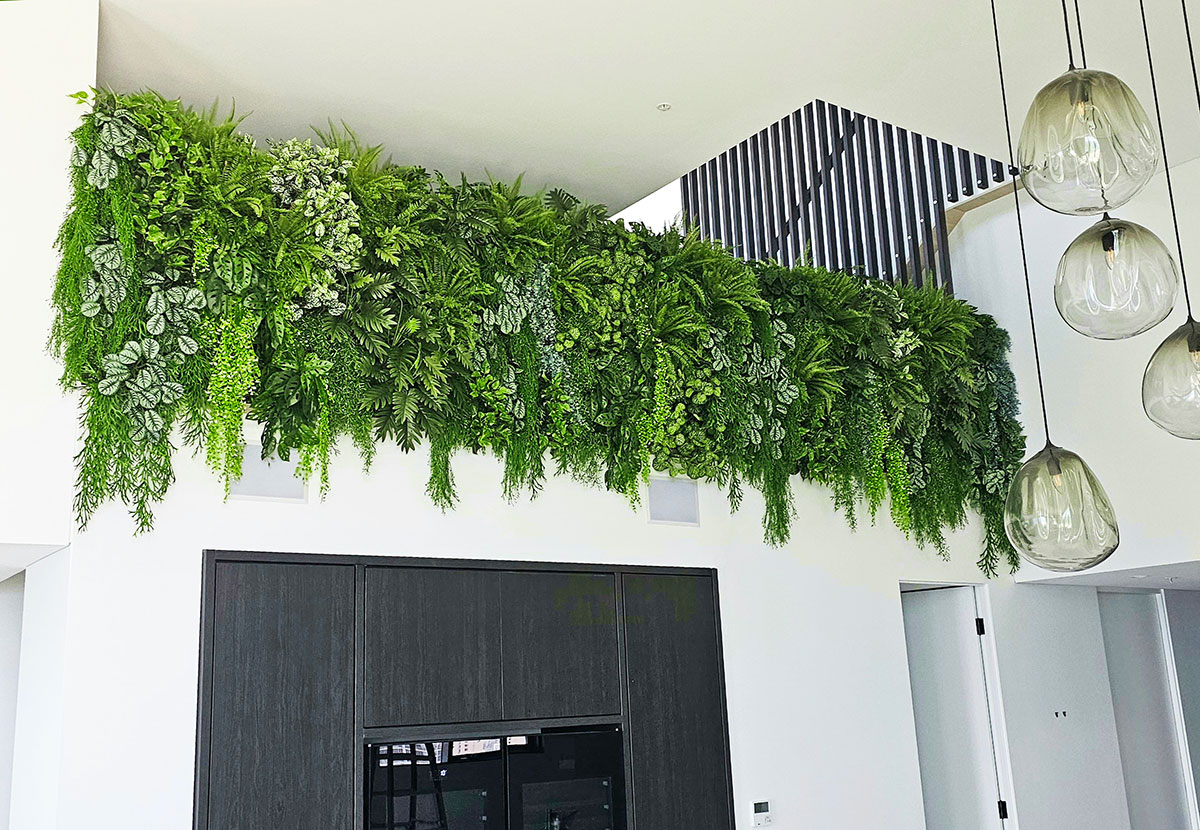 Apartment green-Wall hides stairwell