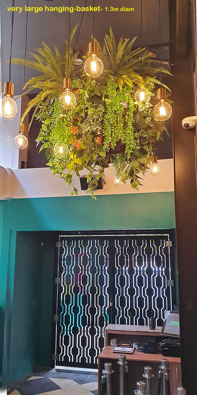 New Cuban Nite-Club also has a green theme...